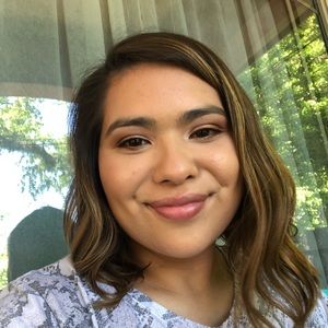 Meet your Posher, Daniela